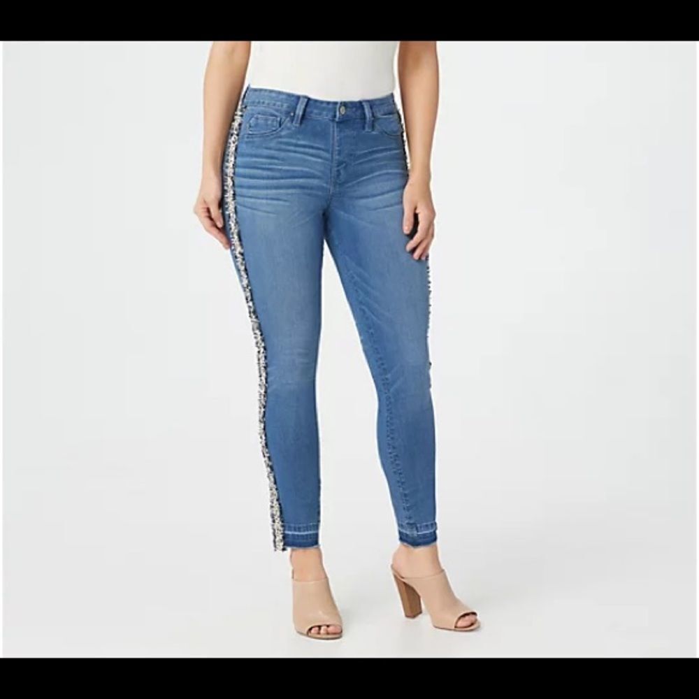Bebe Laurie sequin bling NWT ankle jeans, size 31